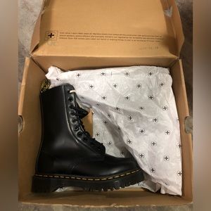 Dr.Martens 1490 Bex Smooth Black